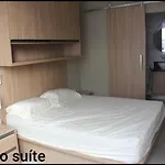 Lindo Apartamento Reformado 2 Min Da Praia De Copa