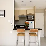 Pineapples BT301 - Excelente quarto e sala, ótima localização no centro de Ipanema, próximo ao metrô