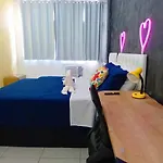 Espaçoso apto na Praia de Copacabana TC1010