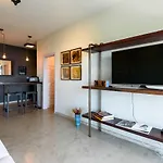 Ocean Blue Moderno Av Niemayer Vista Espetacular Colado No Leblon Em Frente A Escola Stella Maris Garagem Internet Super Veloz 2 Smart Tvs Piscina Sauna