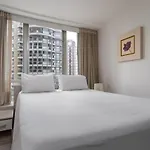 Agradavel Na Barra Da Tijuca - Na Rua Da Praia - Lc703