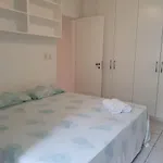 Apartamento 2 quartos com saída pra praia próximo de supermercados, bares e restaurantes
