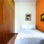 Copacabana, Silencioso, Quadra Da Praia