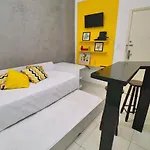 Studio silencioso, estiloso e com otima localização em Copacabana