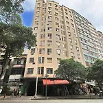 Studio silencioso, estiloso e com otima localização em Copacabana