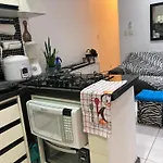 Em Copacabana apartamento mobiliado no posto 6