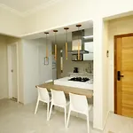 Apto Copacabana - Recem Reformado E Moderno, 5 Min. Da Praia!