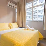 Line Rio Copacabana Moderno Studio Internet 500mbps Smart TV 50 Polegadas e a 100m da praia