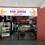 Quarto em apartamento em frente ao Riocentro e próximo a Jeunesse Arena e Vila Olímpica