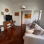 Apartamento Completo A 200 Metros Da Praia Em Copacabana