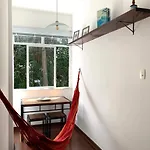 Quarto-Sala Com Wifi Em Rua Tranquila De Botafogo