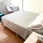 Quarto-Sala Com Wifi Em Rua Tranquila De Botafogo