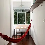 Quarto-Sala Com Wifi Em Rua Tranquila De Botafogo