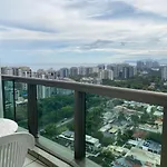 Lindo Flat próximo à praia