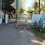 Quarto Em Apartamento Em Frente Ao Riocentro E Proximo A Jeunesse Arena E Vila Olimpica