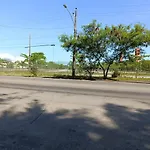 Quarto em apartamento em frente ao Riocentro e próximo a Jeunesse Arena e Vila Olímpica