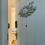 Apartamento Encantador Leme - Predio Na Orla