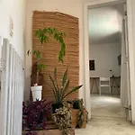 Loft Em Casa De Condominio