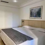 Flat com piscina próximo à praia M4032