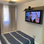 Apto Com Vista Mar, Piscina, Sauna, Academia E Servicos De Limpeza