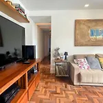 Amplo E Iluminado Apartamento Na Gavea