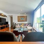 Amplo E Iluminado Apartamento Na Gavea