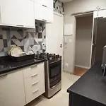 Apartamento No Bairro Do Flamengo. Reformado E Aconchegante!