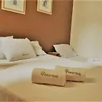 Apartamento Com Dois Quartos Na Orla De Copacabana