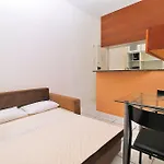 Sala E Quarto Silencioso Para 5 Pessoas