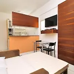 Sala E Quarto Silencioso Para 5 Pessoas