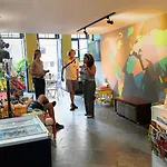 Por El Mundo Hostel