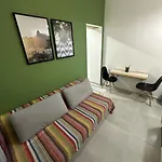 Acolhedor Apartamento Na Quadra Da Praia