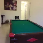 Alugo Casa
