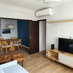 A Uma Quadra Da Praia De Copacabana