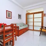 Quarto E Sala Cercado De Natureza P/ 5 Pessoas