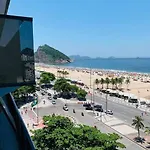 Lindo Apto Beira Mar Copacabana