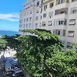 Ape Rj - Quadra Da Praia De Copacabana