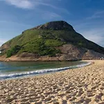 Kitnet A Uma Quadra Da Praia.