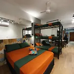 Apartamento Studio Completo Copacabana 1 Quadra Da Praia Com Garagem