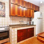 Apartamento Silencioso Para 6 Pessoas, 2 Quadras Da Praia, Proximo A Bares, Restaurantes E Metro