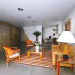 Apartamento Silencioso Para 6 Pessoas, 2 Quadras Da Praia, Proximo A Bares, Restaurantes E Metro