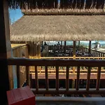Longboard Paradise Suites