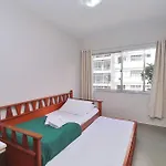 Apartamento confortável e econômico de 3 quartos para 8 pessoas em Copa