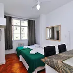 Studio Muito Economico P/ 3 Pessoas Em Copacabana