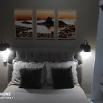 Apartamento Em Copacabana Na Quadra Da Praia