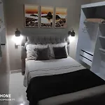 Apartamento Em Copacabana Na Quadra Da Praia