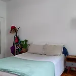 Quarto Simpatico Em Botafogo Prox Ao Metro