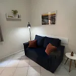 Charmoso Quarto E Sala Em Copacabana