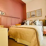 Quarto Elegante E Tranquilo Em Ipanema