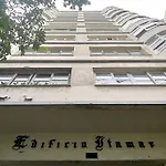 Maravilhoso Loft Em Copacabana A 150 Metros Da Praia Com Um Varandao Em Meio Ao Verde.